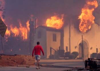 Los Angeles Porak Poranda Dilanda Kebakaran