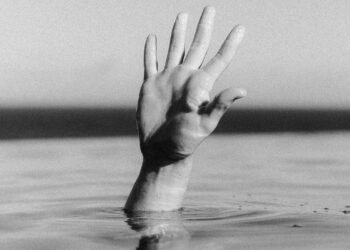 Belasan Siswa SMP 7 Mojokerto Terseret Ombak Pantai Drini, Ini Identitas Tiga Orang yang Tewas