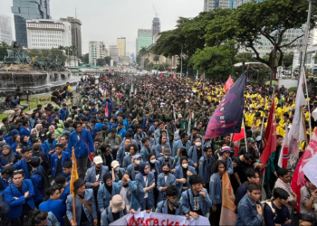 Aksi demo mahasiswa koreksi kebijakan presiden Prabowo bertajuk Indonesia Gelap