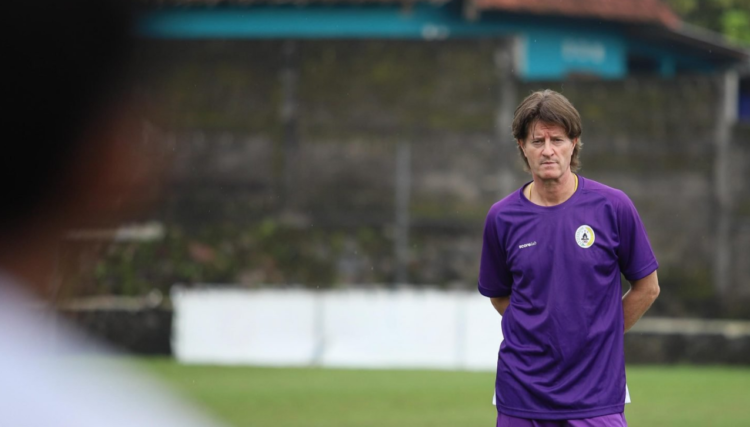 Pelatih PSS Sleman Pieter Huistra