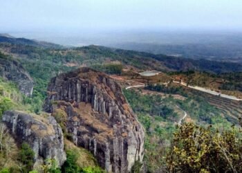 Pemandangan Gunung Api Purba Nglanggeran di Gunungkidul