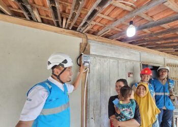 Sambut Ramadan, PLN Bantu Ratusan Warga Jateng dan DIY Sambungan Gratis