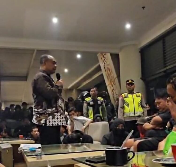 Bupati Sleman Harda Kiswaya temui Sleman Fans yang kecewa dengan performa PSS Sleman