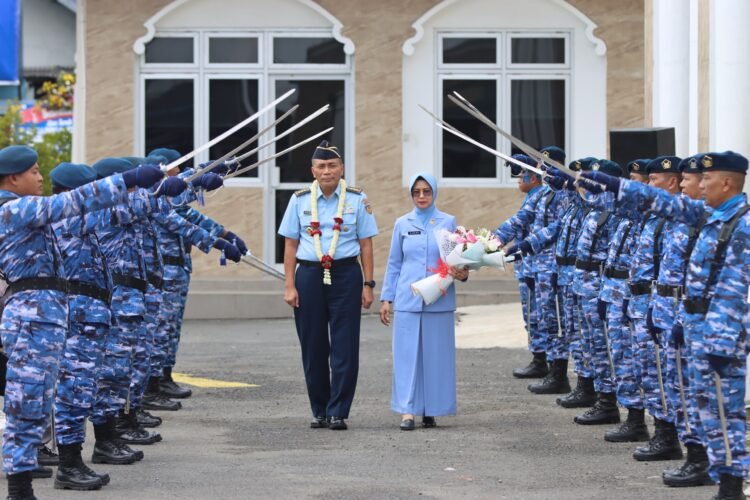 Penyambutan Kepala RSPAU dr S. Hardjolukito yang baru yakni Kolonel Kes dr. Aplin Ismunanto, Sp.B