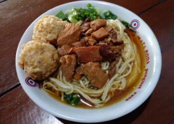 Penampakan mie ayam Om Karman, satu diantara warung mie ayam primadona di Bantul