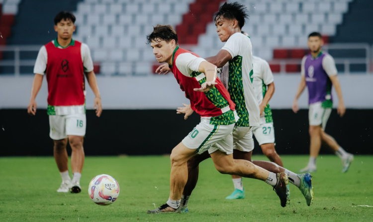 Para pemain PSS Sleman menggelar latihan jelang menghadapi Persis Solo