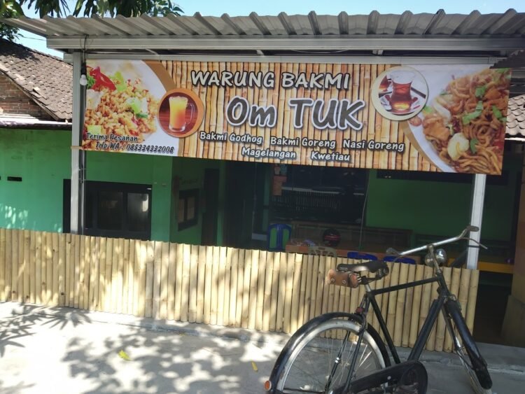 Warung Bakmi Om Tuk, satu diantara rekomendasi bakmi jawa di kawasan Brosot, Kulon Progo