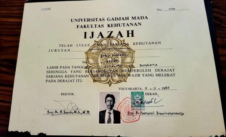 keaslian ijazah Jokowi masih dipertanyakan oleh sebagian pihak