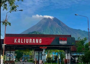 Akses masuk menuju kawasan wisata Kaliurang