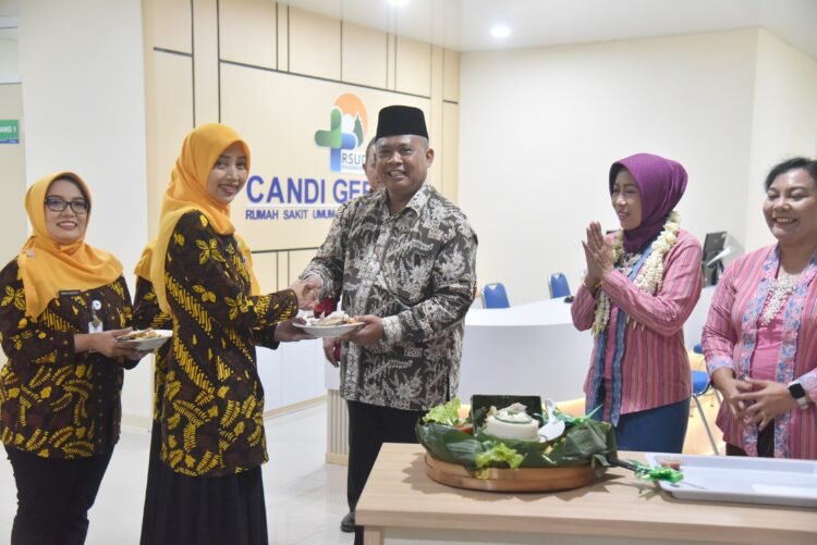 Bupati Sleman Harda Kiswaya meresmikan dua fasilitas baru di RSUD Sleman