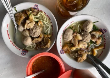 Bakso dan Es Buah Pak Yo satu diantara rekomendasi bakso di Jogja