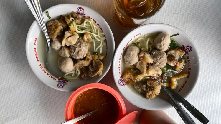Bakso dan Es Buah Pak Yo satu diantara rekomendasi bakso di Jogja