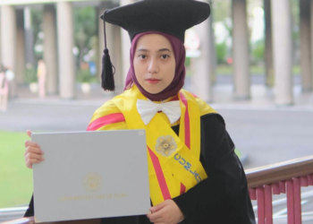 Dewi Agustiningsih raih predikat lulusan pascasarjana UGM tercepat dan termuda