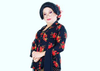 Sosok Hamzah Sulaeman yang memiliki nama panggung Raminten merupakan pemilik Mirota Batik atau Hamzah Batik sekarang