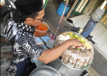 Siomay Jadul Pak Gondrong yang terletak di Bantul