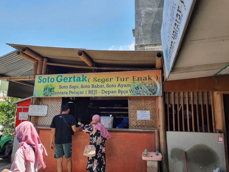 warung soto gertak, satu diantara rekomendasi soto enak buka pagi di Wates, Kulon Progo