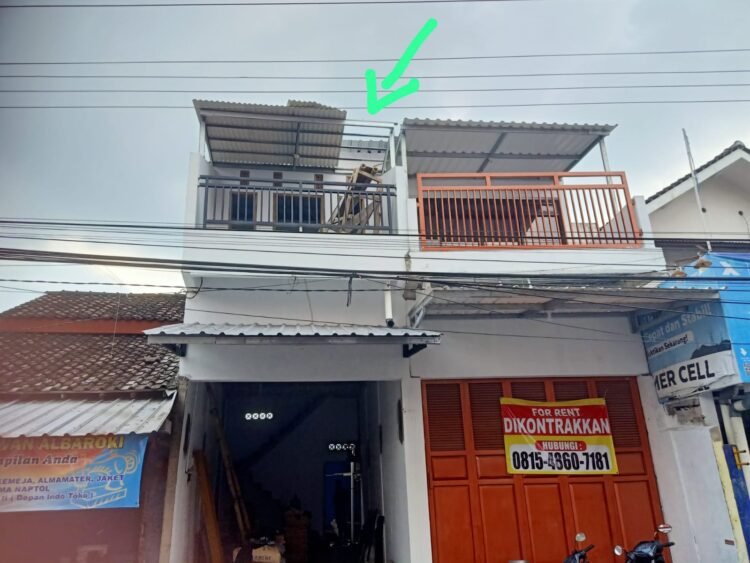 Pekerja Tersengat Listrik saat Pasang Atap Galvalum di Karangwaru