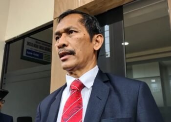 Penggugat dugaan palsu ijazah Jokowi yakni advokat asal Makassar, Komardin saat ditemui di Pengadilan Negeri Sleman, Kamis (22/5/2025).