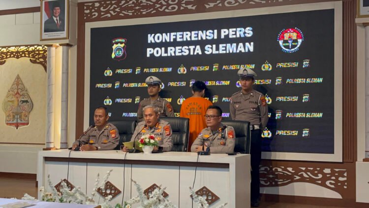 Polresta Sleman menggelar konferensi pers sekaligus merilis sosok Christiano pengemudi BMW yang tewaskan mahasiswa UGM Argo di Jalan Palagan, Sleman, Rabu (28/5/2025).