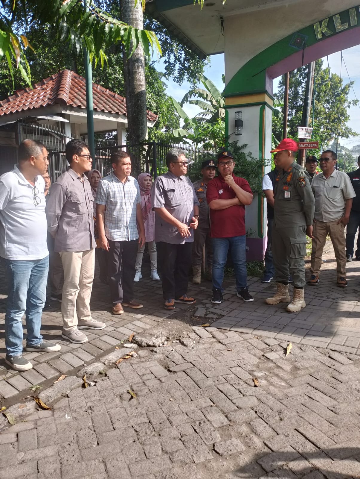 Wali Kota Yogyakarta Hasto Wardoyo pimpin langsung penertiban reklame atau baliho ilegal di wilayahnya, Selasa (13/6/2025)