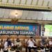 Wakil Bupati Sleman Danang Maharsa memberikan arahan terkait penanganan pascakebakaran yang melanda pabrik garmen PT Mataram Tunggal Garment yang terletak di Balong, Donoharjo, Sleman, Rabu (21/5/2025)