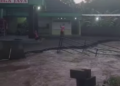 Akses menuju GOR Marga Tajem Maguwoharjo terputus akibat banjir, Jumat (16/5/2025)