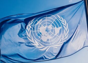 Bendera PBB yang dipakai oleh pengemban misi penjaga perdamaian di Lebanon