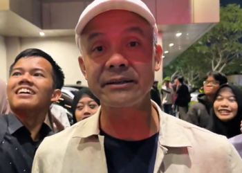 Ganjar Pranowo ditemui seusai nonton film Sayap-Sayap Patah 2 di Empire XXI, Jalan Urip Sumoharjo, Sabtu (9/5/2025)