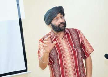 Pakar keamanan regional Prof. Bilveer Singh dari National University of Singapore (NUS), berbicara tentang konflik antara India-Pakistan yang berpotensi berubah menjadi perang nuklir di Ruang Sidang Lt. 1 Gedung Pascasarjana UMY