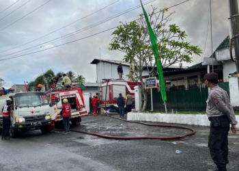 Kebakaran melanda sebuah pabrik di kawasan Balong, Donoharjo, Kabupaten Sleman, Rabu (21/5/2025) dinihari tadi.
