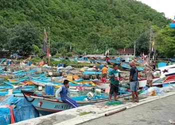 Suasana di pelabuhan Sadeng. Kawasan tersebut diusulkan jadi kampung nelayan Merah Putih