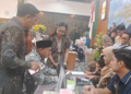 Wali Kota Yogyakarta Hasto Wardoyo melakukan pembayaran pajak di momentum kegiatan Pekan Panutan Pembayaran PBB di Komplek Balai Kota Yogyakarta, Selasa (27/5/2025)