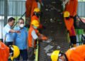 Bupati Bantul Abdul Halim Muslih meninjau pengoperasian pengolahan sampah ITF Pasar Niten