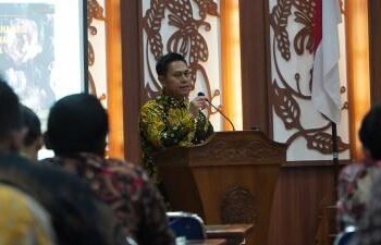 Kepala Bappeda Gunungkidul Arif Aldian memaparkan upaya penanggulangan kemiskinan di Gunungkidul