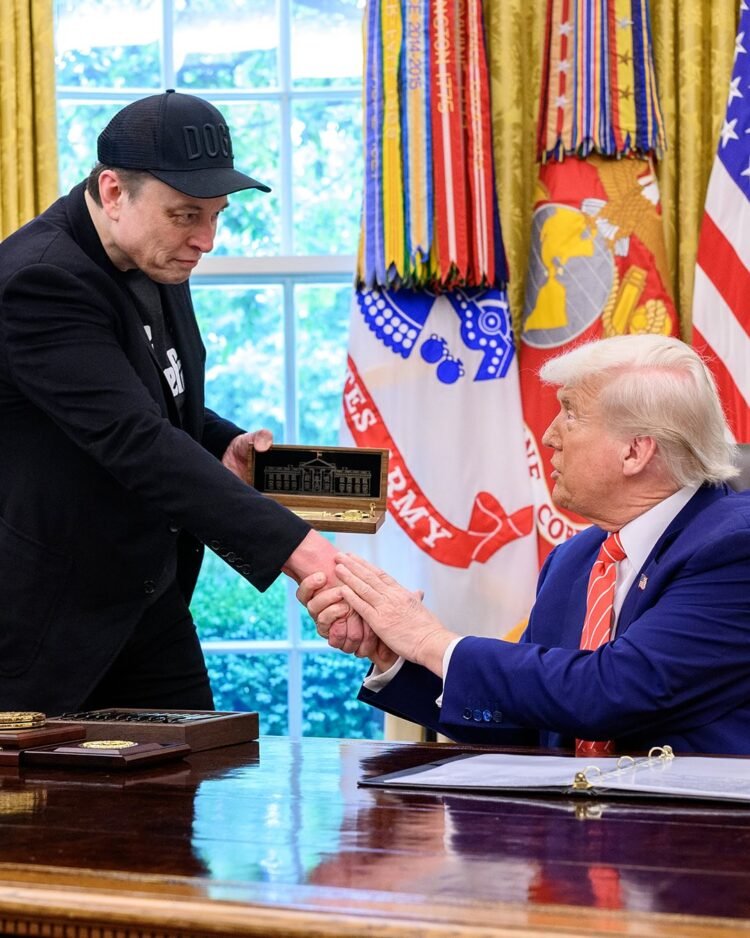 Elon Musk dan Presiden Amerika Donald Trump kini pisah jalan setelah berselisih