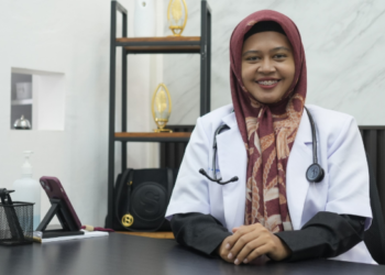 dr. Rafika Augustine yang merupakan lulusan UMY kini menerapkan praktik dengan tarif sukarela. Ia ingin meneladani kiprah Kyai Ahmad Dahlan