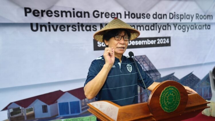 Guru Besar Ilmu Tanah Universitas Muhammadiyah Yogyakarta (UMY), Prof. Dr. Ir. Gunawan Budiyanto