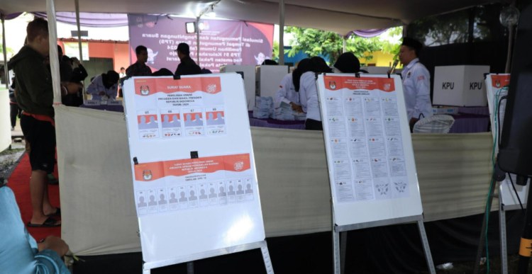 Ilustrasi Pemilihan Umum (Pemilu). Terbaru Mahkamah Konstitusi memutuskan untuk memisahkan gelaran pemilu nasional dan lokal.