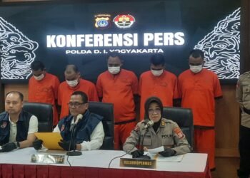 Sebanyak lima orang asal Banguntapan Bantul diamankan Polda DIY terkait bisnis judi online, Kamis (31/7/2025)