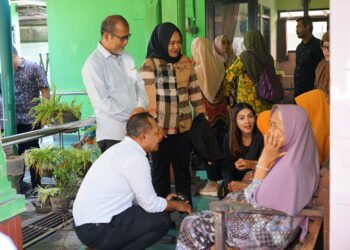 Komisi D DPRD DIY,saat melakukan kunjungan monitoring ke Balai Pelayanan Sosial Tresna Werdha (BPSTW) Unit Budi Luhur di Kasongan, Bantul, Jumat (11/7).