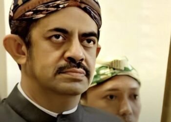 Mohammad Riza Chalid resmi ditetapkan sebagai tersangka oleh Kejaksaan Agung terkait kasus dugaan korupsi tata kelola minyak mentah dan produk kilang pada PT Pertamina (Persero) tahun 2018-2023.