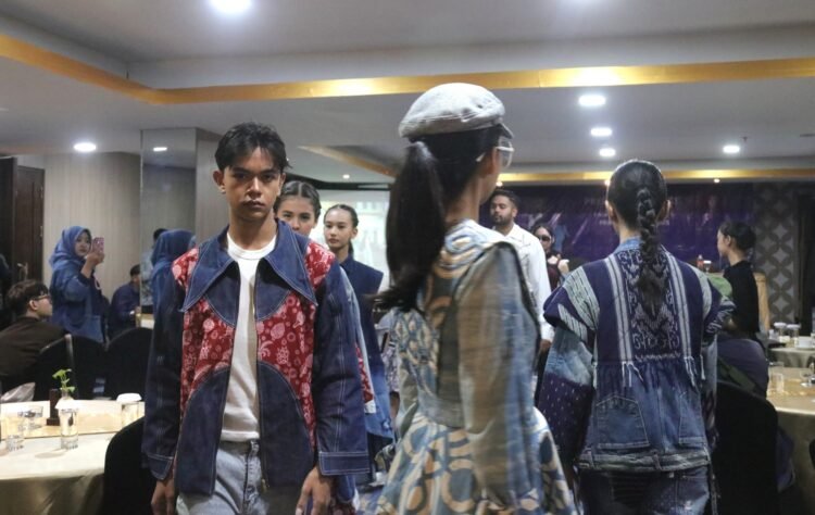 Fashion on the Street Prawirotaman. (dok jogjakota.go.id)