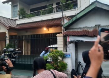 Suasana rumah almarhum diplomat muda Kemenerian Luar Negeri (Kemenlu) Arya Aru Pangayunan di Banguntapan, Bantul, DIY, saat didatangi wartawan, Selasa (29/7/2025).