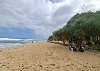 Pantai Sanglen, Gunungkidul.