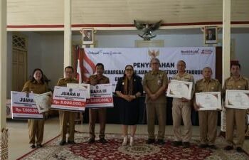 Bupati Gunungkidul Endah Subekti Kuntariningsih memberikan apresiasi kepada kapanewon kalurahan terakit pemutakhiran data kependudukan warga