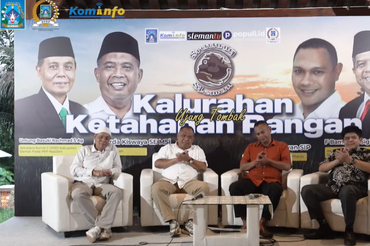 Talkshow Srawung Sleman bertajuk Kalurahan sebagai Ujung Tombak Ketahanan Pangan yang menghadirkan Bupati Sleman Harda Kiswaya bersama Ketua Komisi C DPRD Sleman F Bambang Sigit, Sekretaris Komisi C Untung Basuki Rachmad serta Lurah Triharjo Irawan