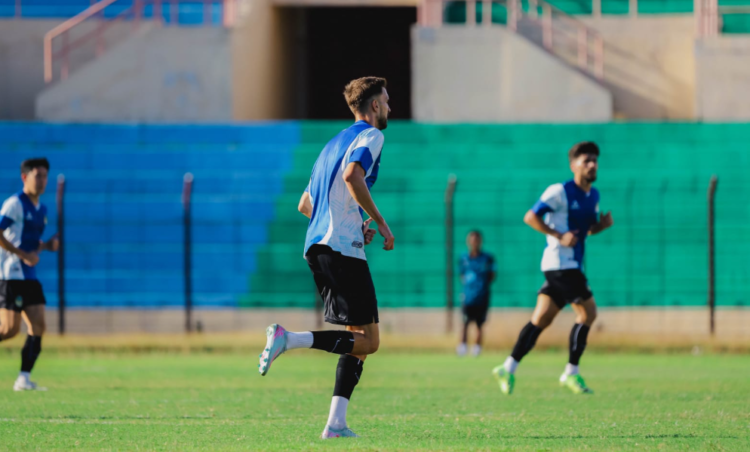 Para penggawa PSIM Yogyakarta menggelar latihan jelang menghadapi kompetisi Super League.