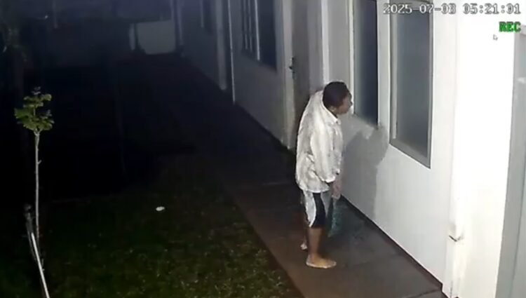 tangkapan layar rekaman CCTV kamar kos pegawai kemenlu