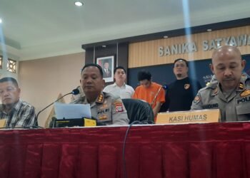 Kapolresta Yogyakara Kombes Pol Eva Guna Pandia memimpin jumpa pers pembunuhan di sebuah losmen di Pandeyan, Umbulharjo, Kota Yogyakarta, Kamis (14/8/2025).