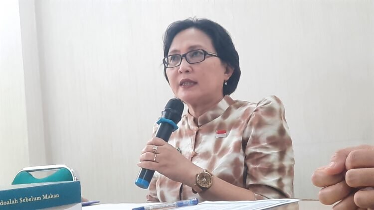 Kepala Bidang Perikanan dan Kehewanan Dinas Pertanian dan Pangan Kota Yogyakarta, Sri Panggarti saat jumpa pers program Vaksinasi Rabies 2025 Kota Yogyakarta di Dinas Komunikasi Informatika dan Persandian (Diskominfo San) Kota Yogyakarta, Kamis (28/8/2025). Foto: Hadid Pangestu